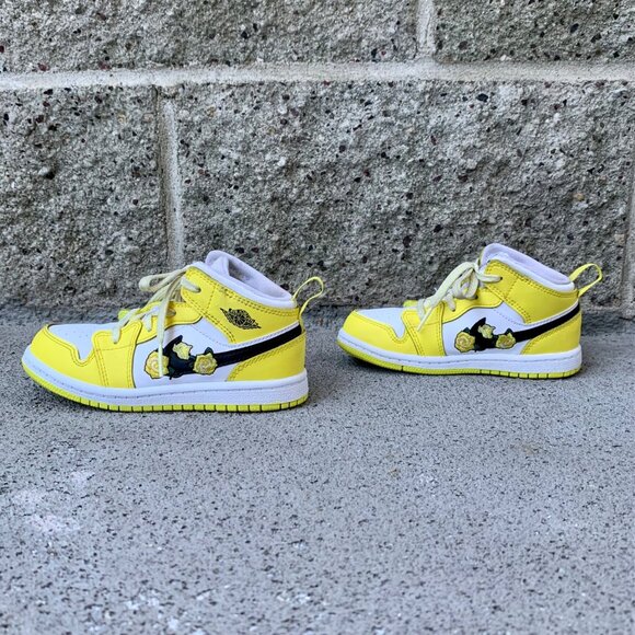 NIKE Air Jordan 1 Girls 9 9C Mid SE Yellow Floral Sneakers Toddler Rose Patch - Picture 2 of 12